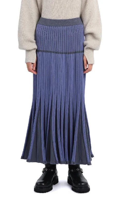 Season Appropriate Women's Collection Knitted Flare Skirt