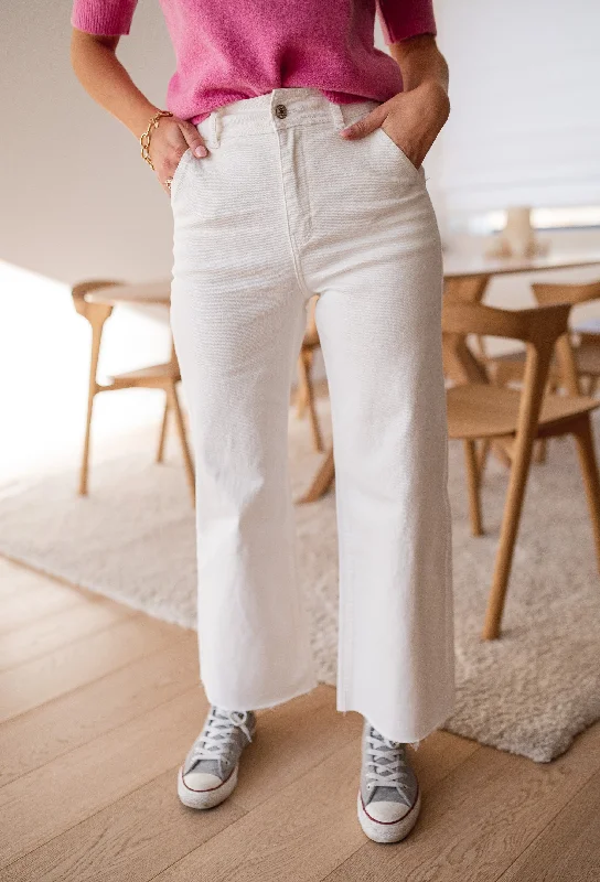 Feminine Elegance White Bastian Jeans