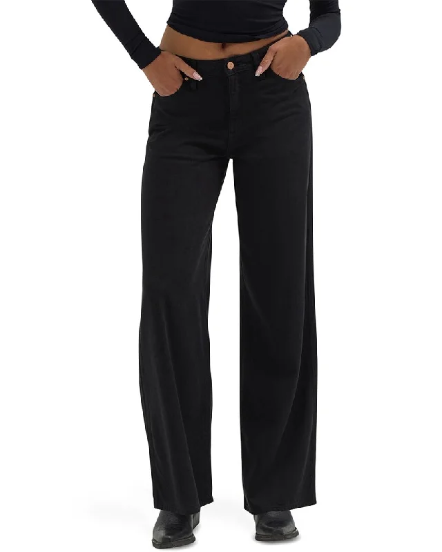 Elegant Details Wrangler Worldwide Midnight Ride Wide Leg Jean